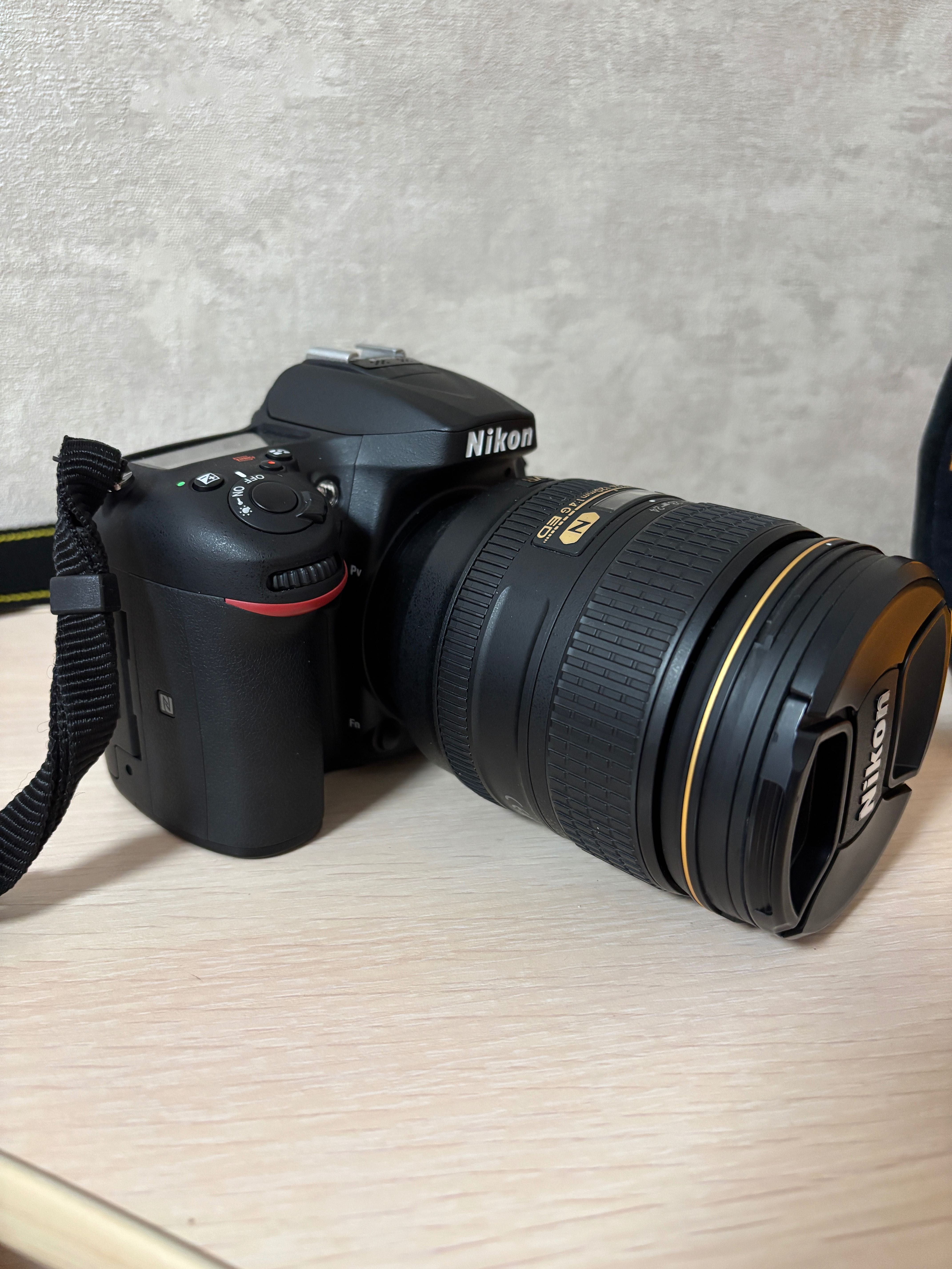 Фотоапарат Nikon D7200 + обʼєктив AF - S NIKKOR 24 - 120 mm 1:4 G
