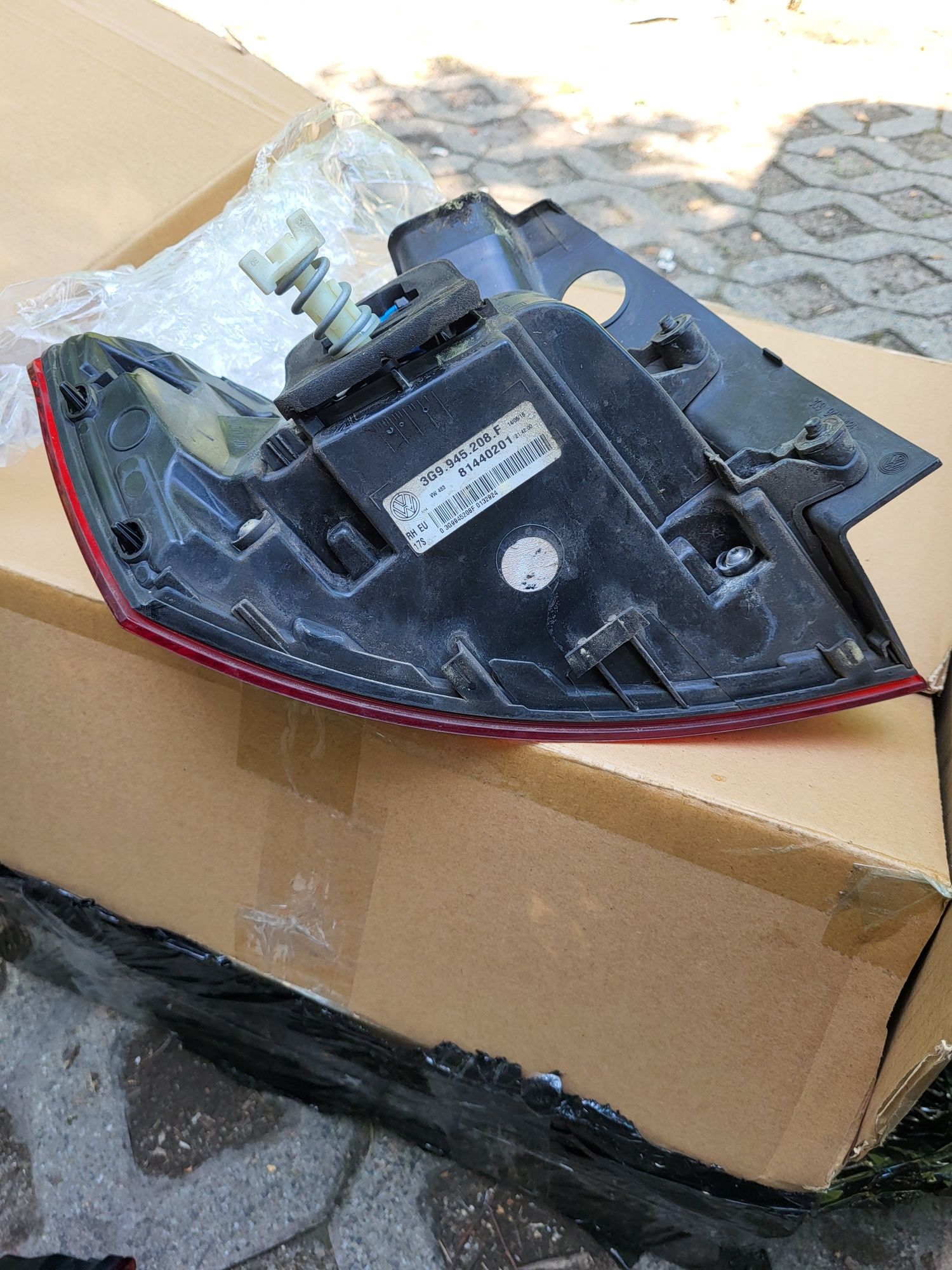 Lampy tylne Passat B8 kombi