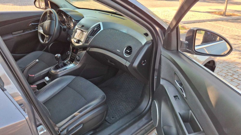 Chevrolet Cruze SW 1.7 VCDi LTZ