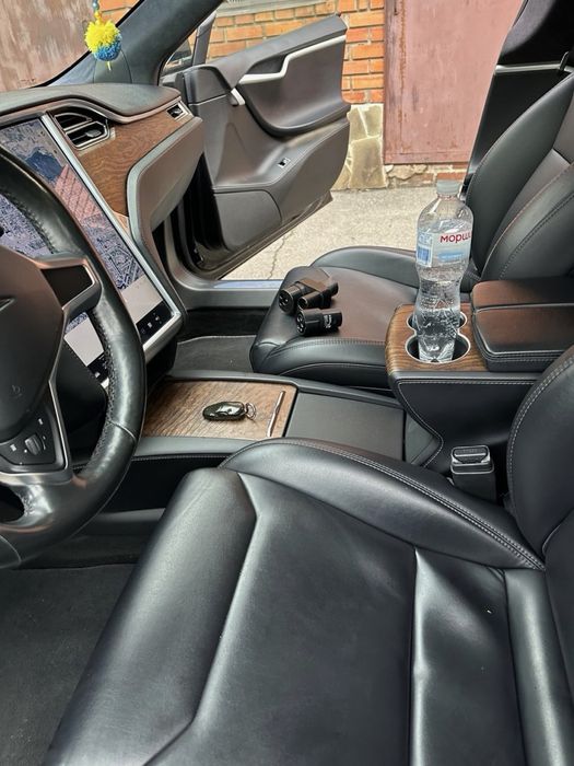 Tesla model S 100D CCS winter edition