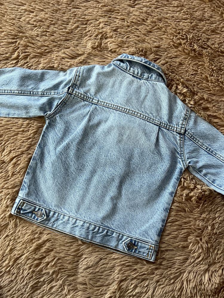 Куртка джинсова Zara для хлопчика або діачинки 98 розміт
