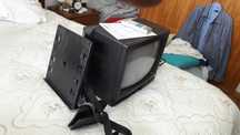 Televisão Sanyo a cores com suporte comando e manual instrucões