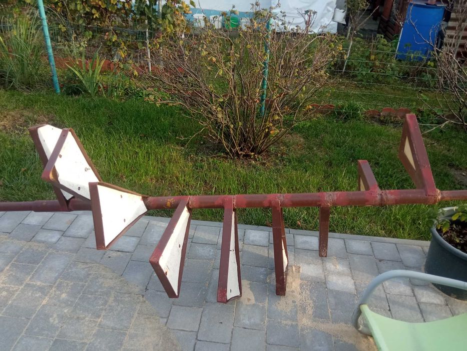 Solidne schody kręcone metalowe zewnętrzne