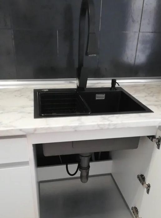 Zlewozmywak czarny ze stali nierdzewnej 60