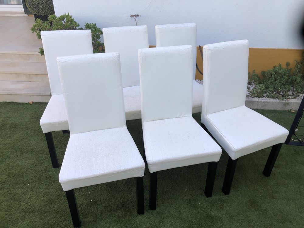 Oportunidade: 6 Cadeiras de Sala em Madeira
