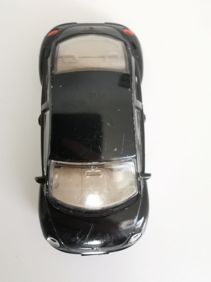 Bburago Model Volkswagen New Beetle Uszkodzony 1/43 Złom Modelarski