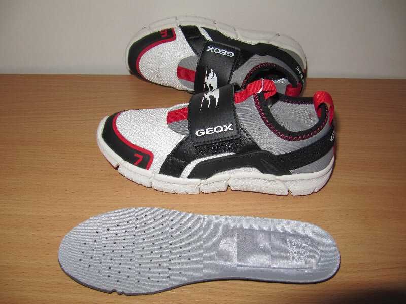 Кроссовки Skechers Nike Geox