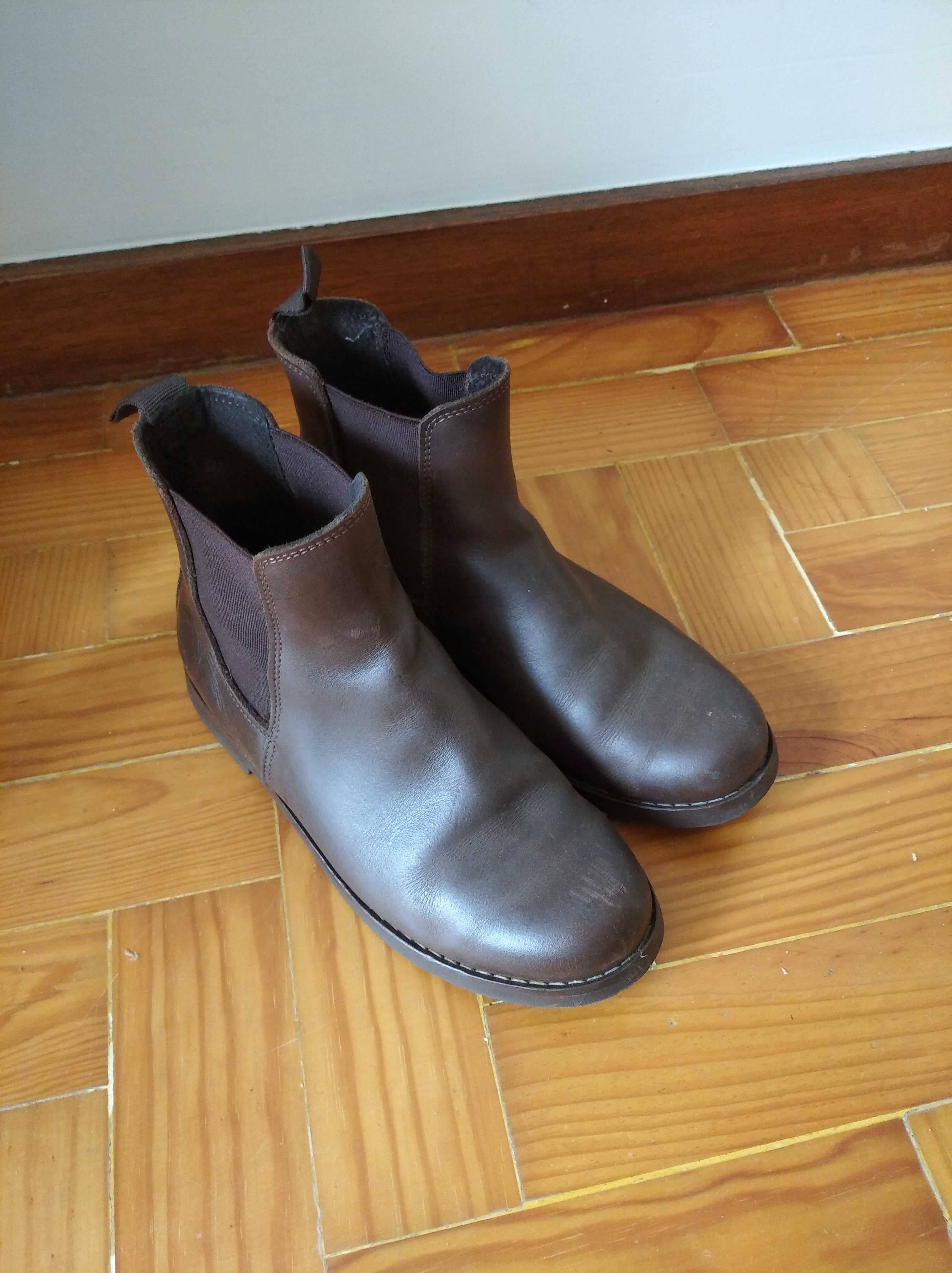 Botas de Pele Castanha