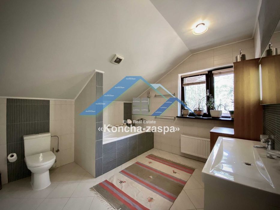 Дом в клубном КГ с бассейном. Козин. Конча Заспа