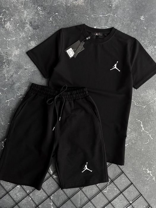 Стильна та зручна Чоловіча Футболка Та Шорти на літо Nike Jordan