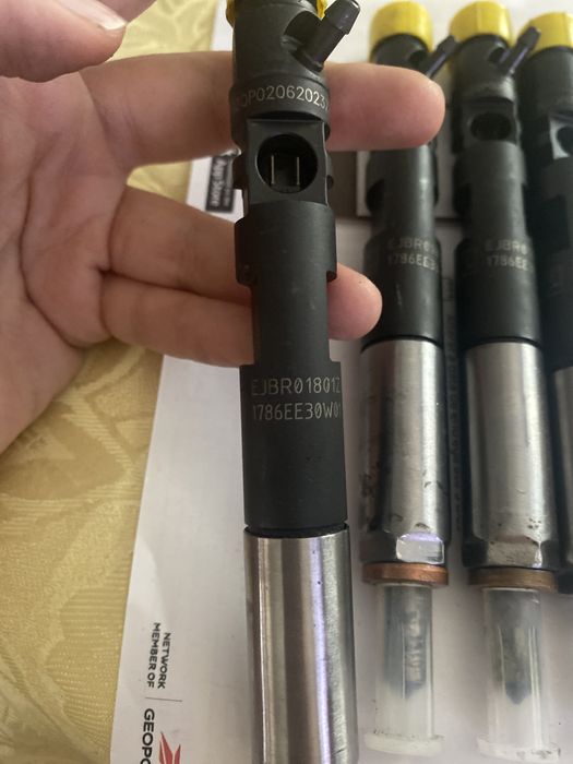 Injetores EJBR01801Z e EJBR01801A