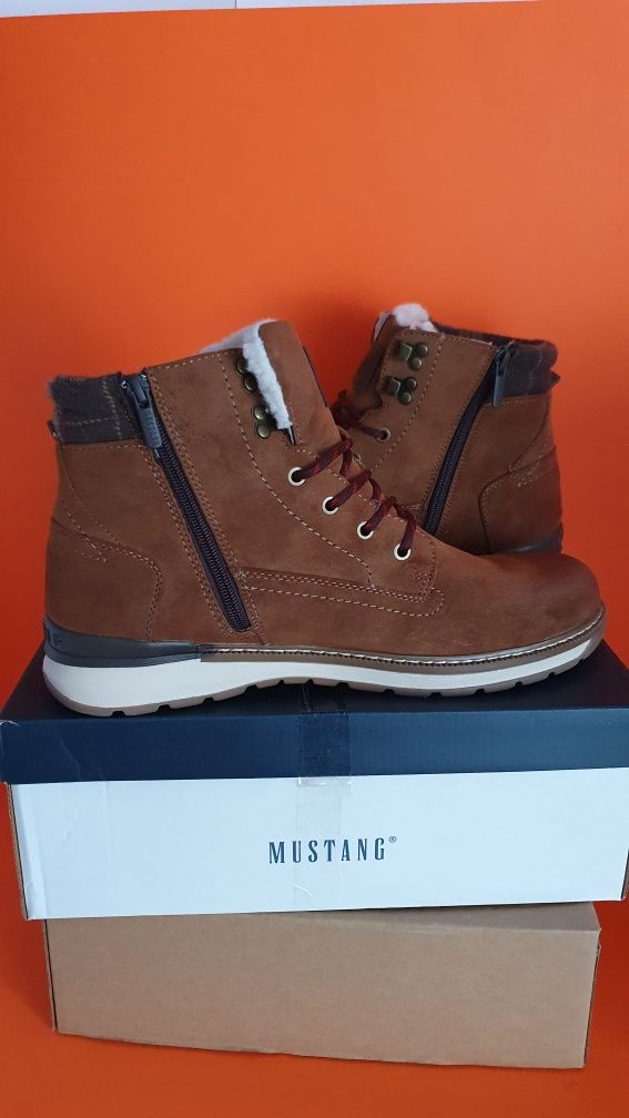 Buty męskie zimowe ocieplane Mustang w rozmiarze 46 / wkładka ma 30 cm