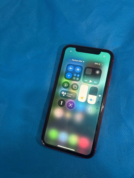 iPhone 11 bom estado