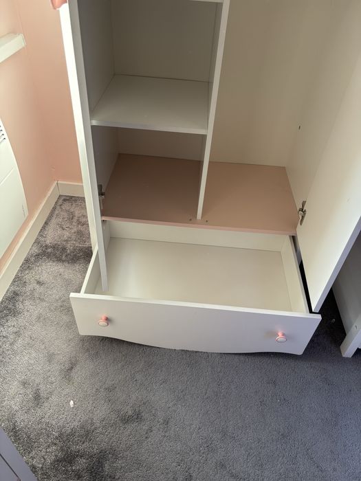 Szafa do pokoju dzieciecego, połki, wieszaki, szuflada-  Agata Meble