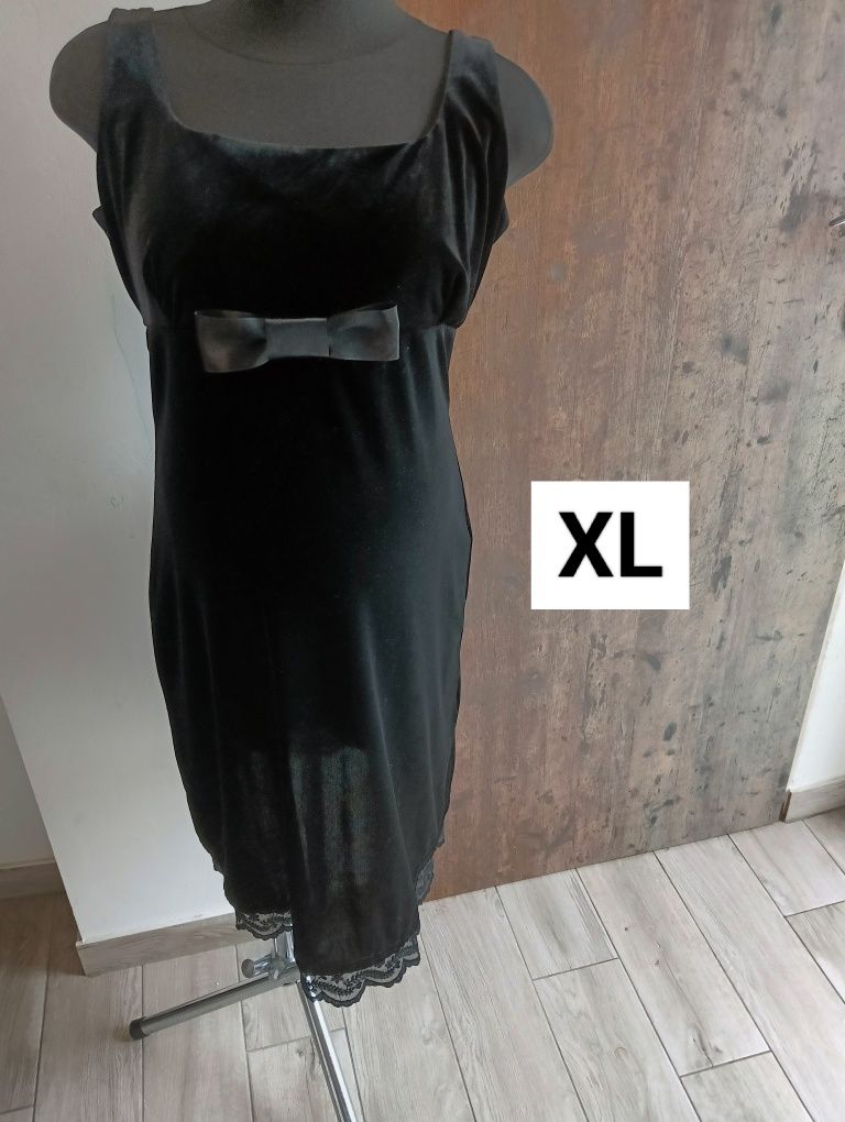 Welurowa sukienka XL