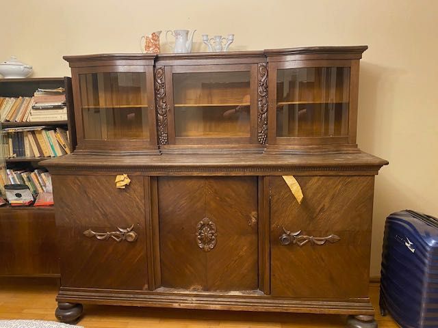 dębowy kredens - bufet w dobrym stanie