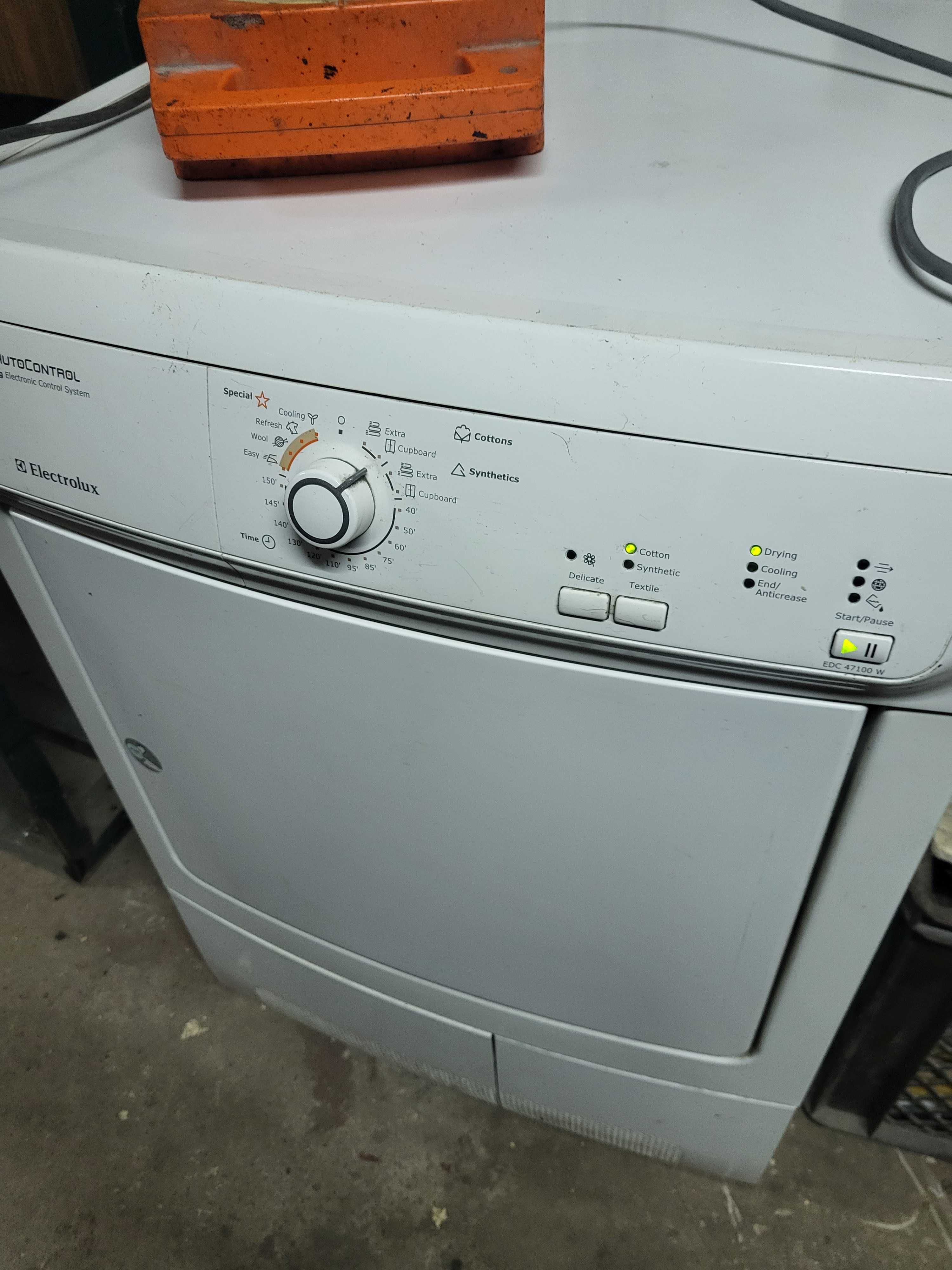 Suszarkę do ubran ELECTROLUX EDC47100W