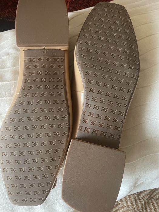 Туфлі жіночі бежевого кольору