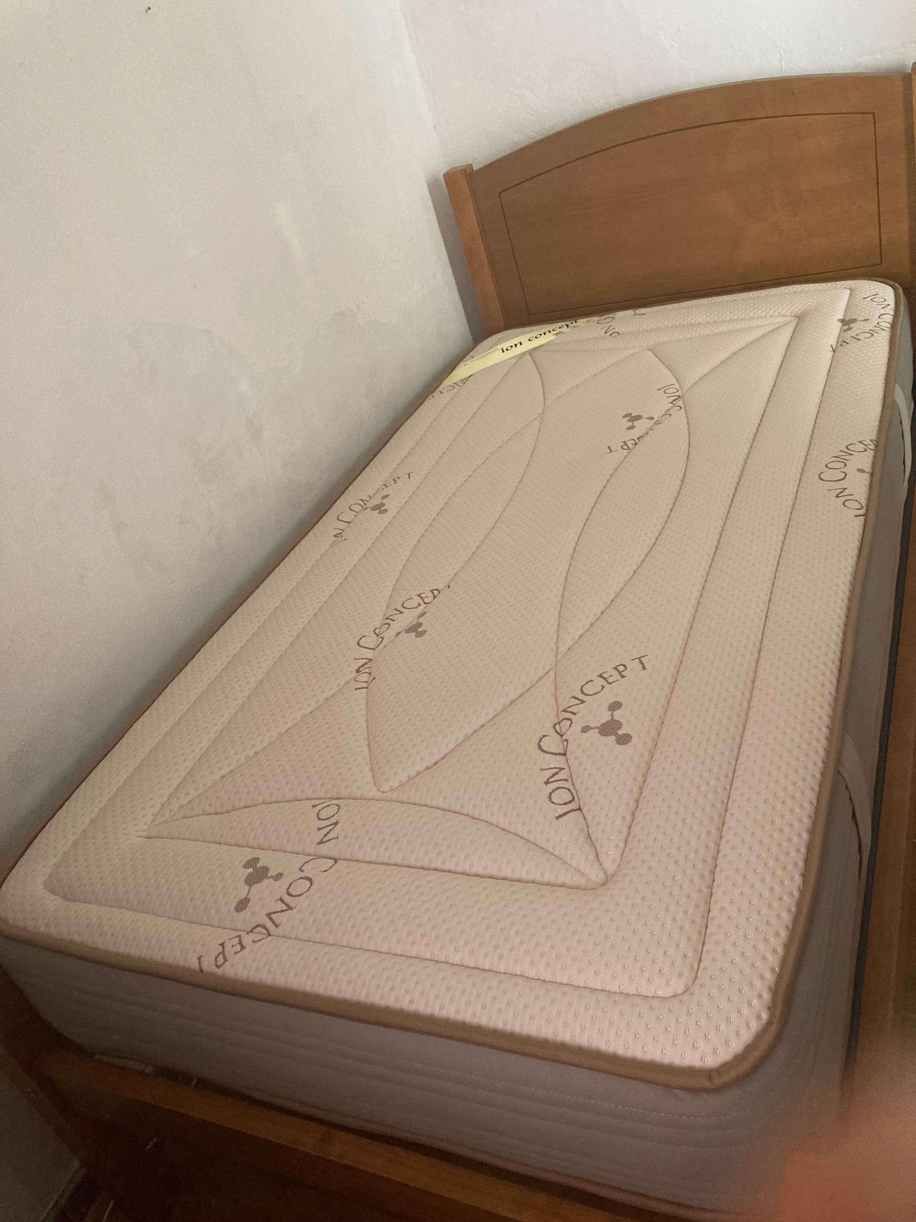 Cama com Colchão