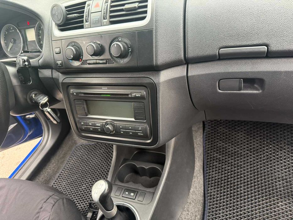 Продам авто Skoda Fabia 2