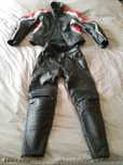 Fato combinado motard em couro marca YES  tamanho M