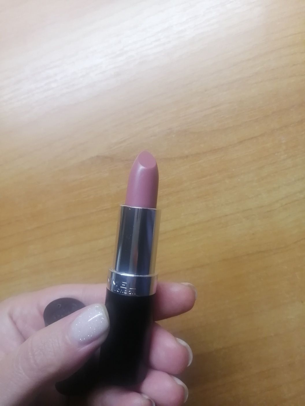 Женская английская помада Rimmel, тон 08