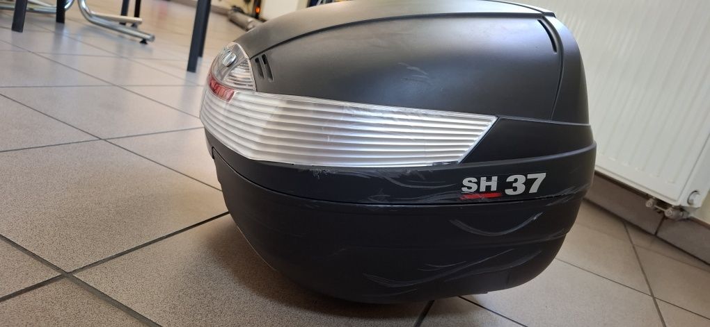 Kufer Shad 37 z plytą