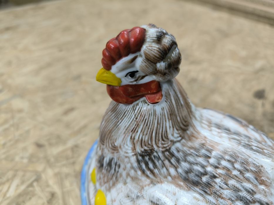 Porcelanowa kura – bombonierka z Ćmielowa / Chodzieży – ręcznie malowa