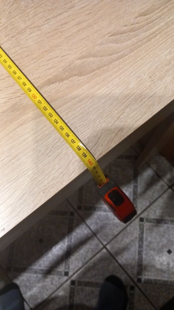 Stol duży i szeroki