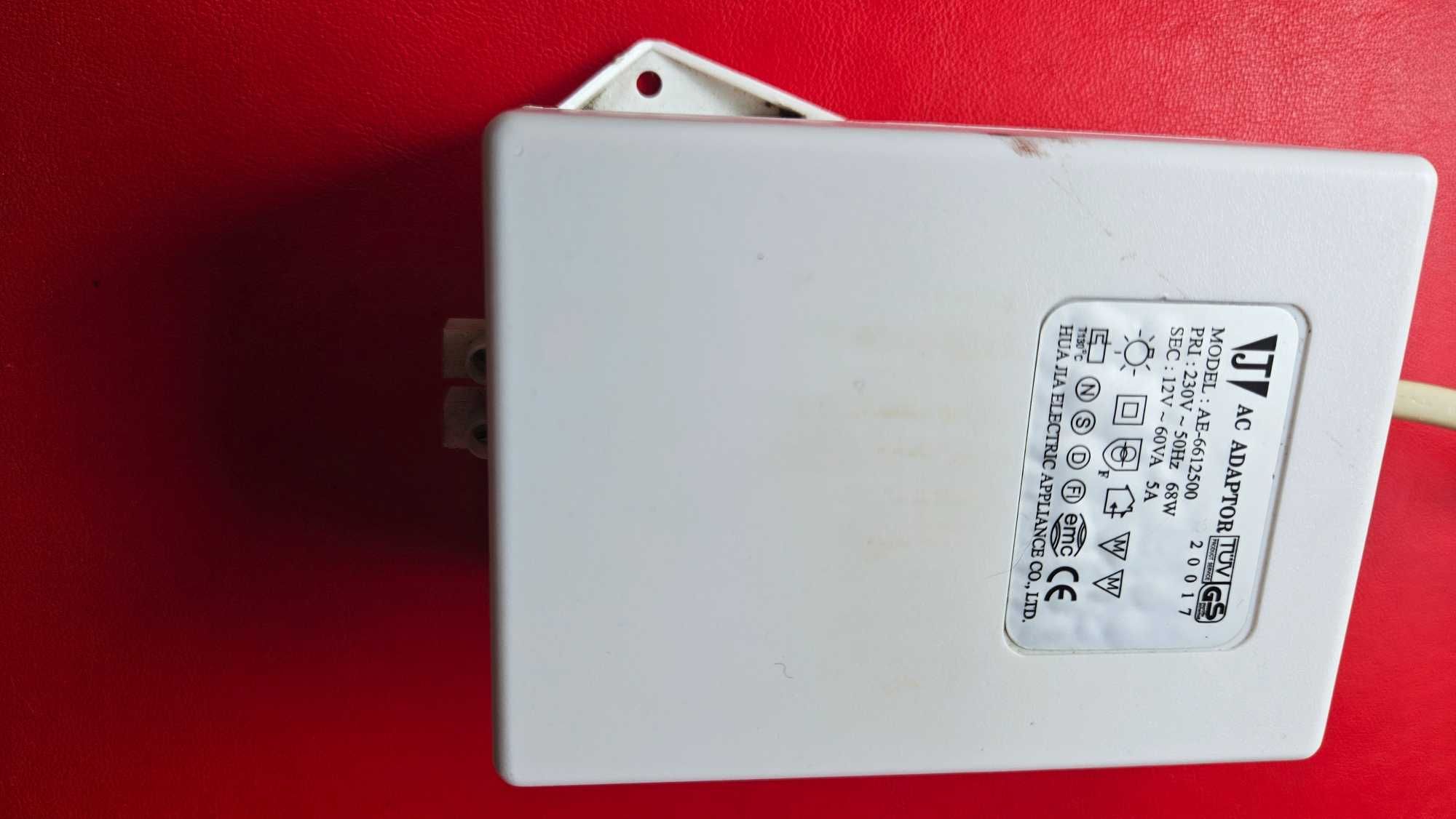 Zasilacz Transformator model   230V- 50 Hz 68W  /    12V- 60VA 5A