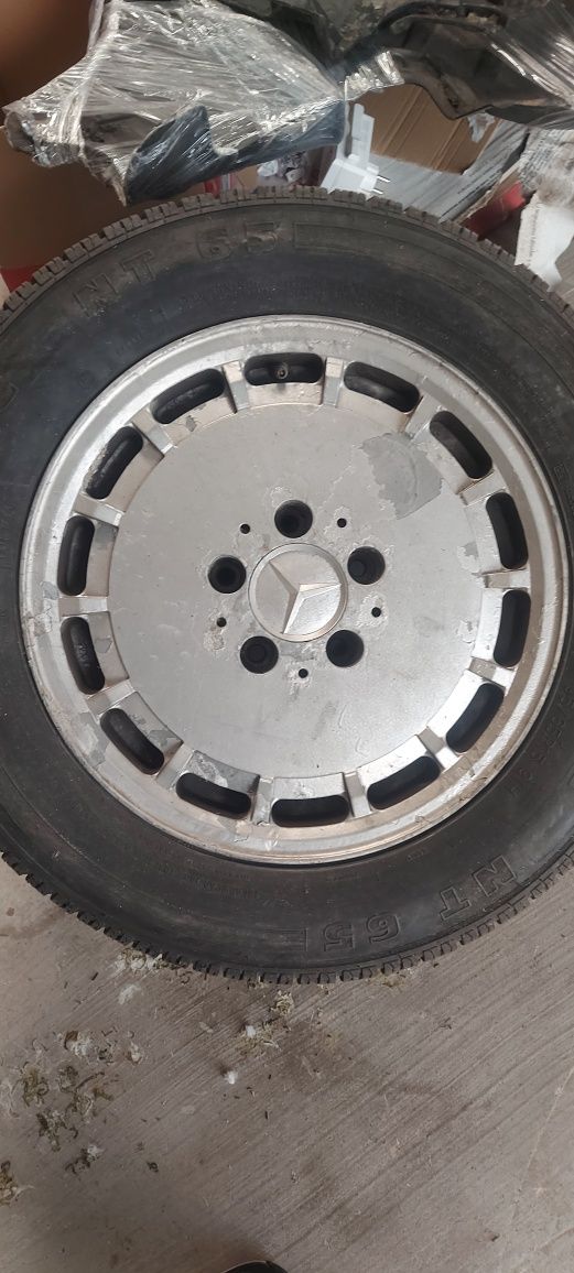 Mercedes w124 w201 jante 15 5/112. 50€ cada uma com pneu