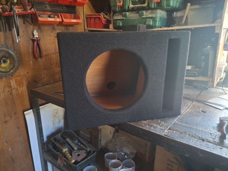 Короб для сабвуфера 12 дюймів фазоінверторний