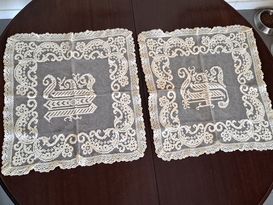 2 rendas de File, feito à mão