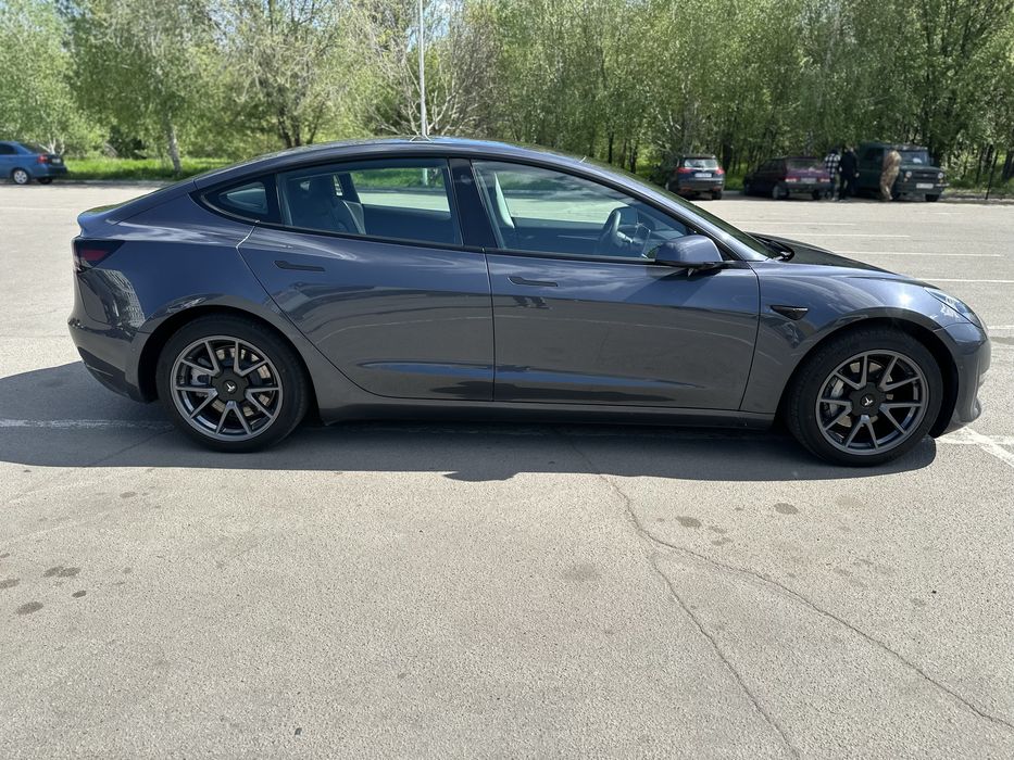 Продам Tesla model 3