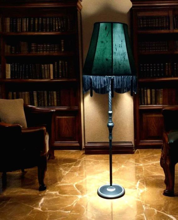 Абажур шукає свого торшера