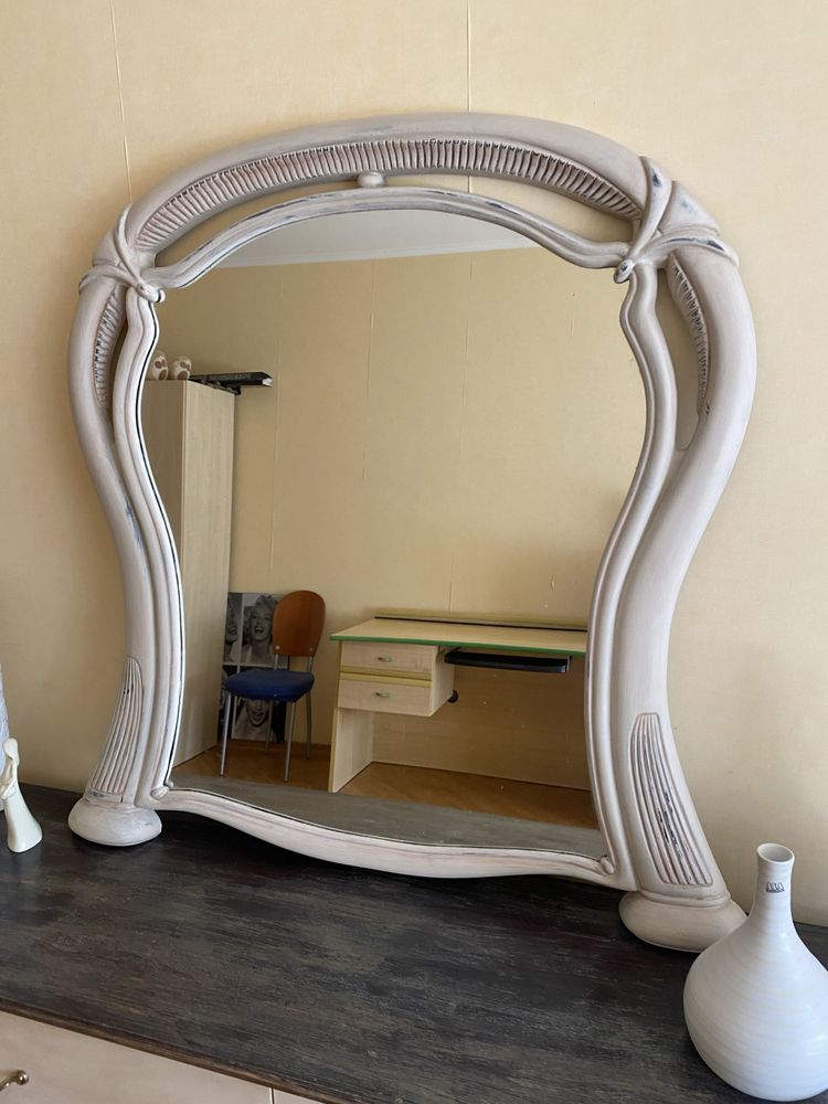 Румунські меблі, Комод з дзеркалом. Редизайн крейдова фарба
