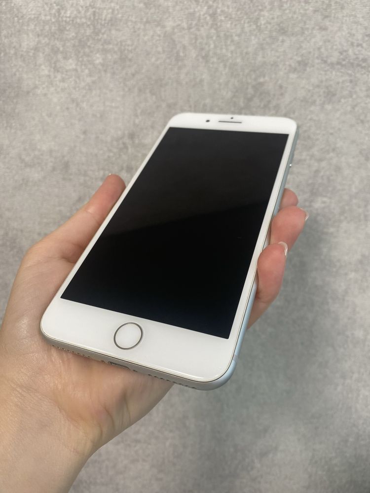 Продам Apple iPhone 8 Plus 64 GB , оригінал, ідеальний робочий стан