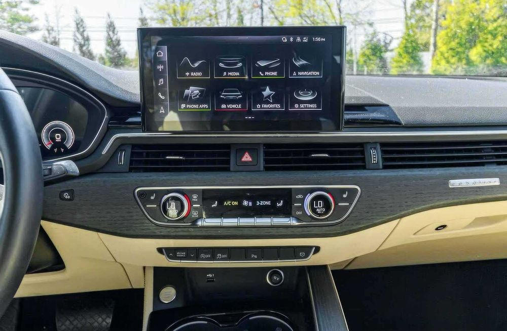 Audi A4 quattro Premium Plus S Line      2023