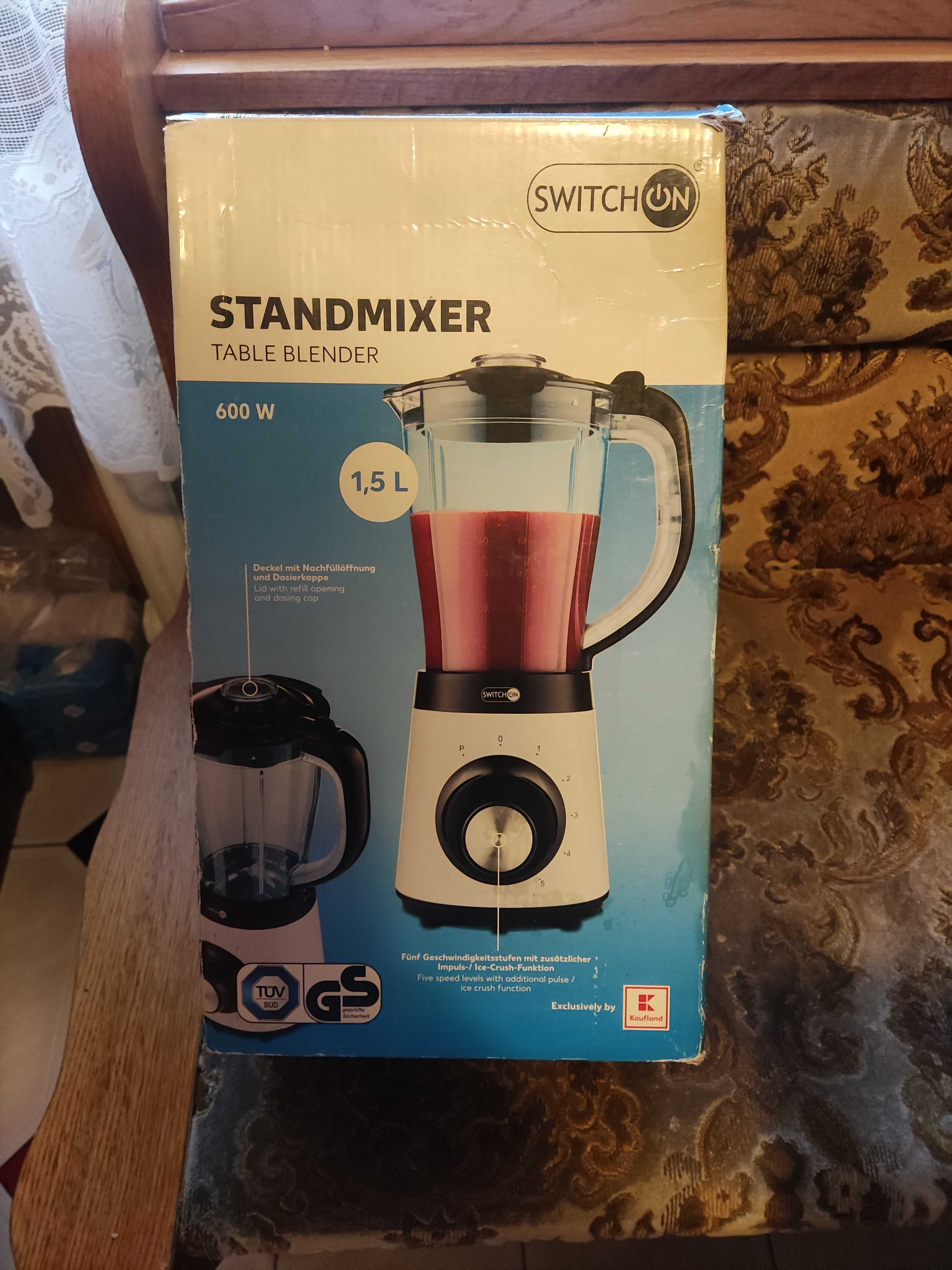 Stand mixer kielichowy