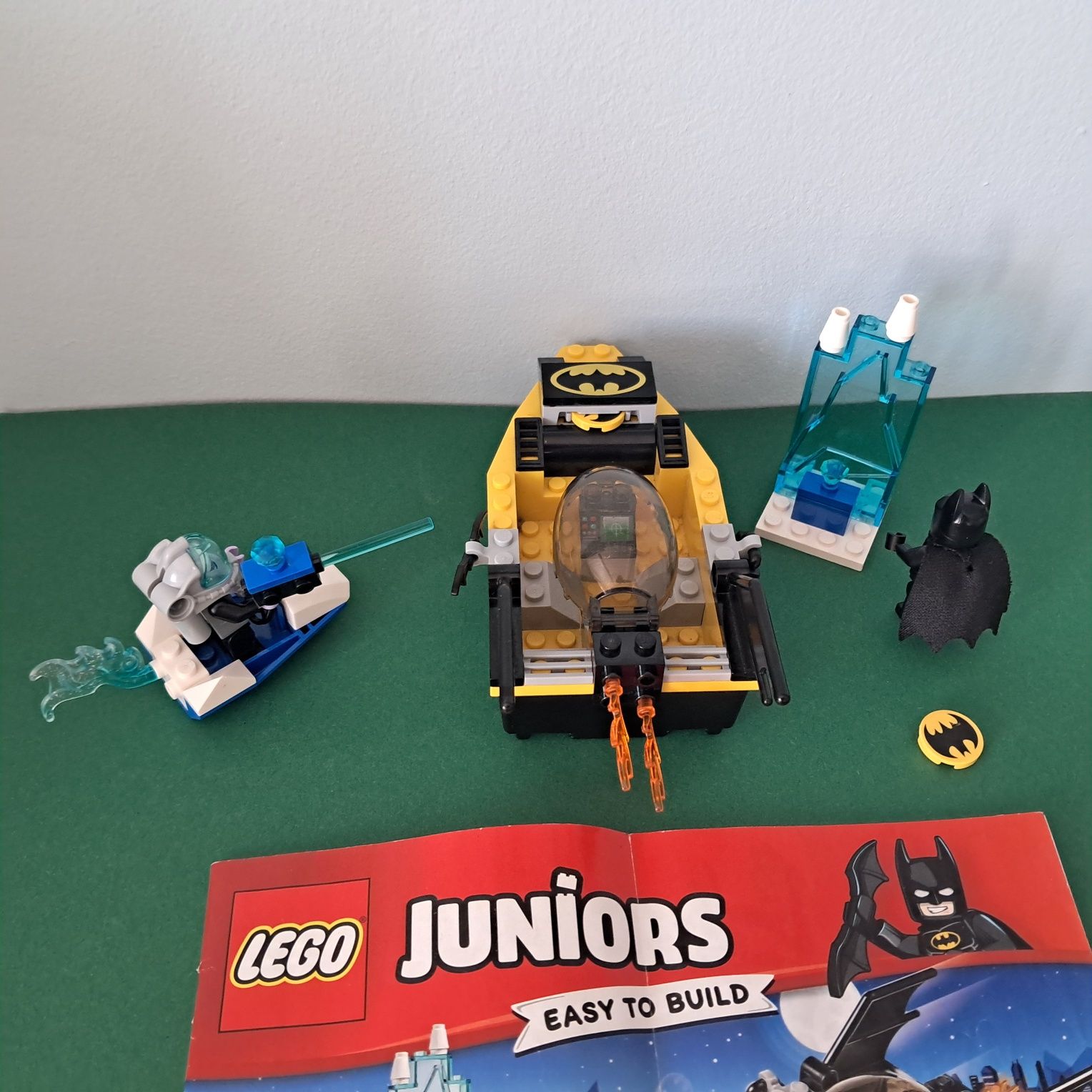 LEGO® 10737 Juniors - Batman kontra Mr. Freeze kompletny z instrukcją