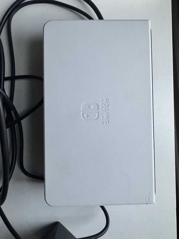 Nintendo Switch OLED 64GB + Etui podróżne