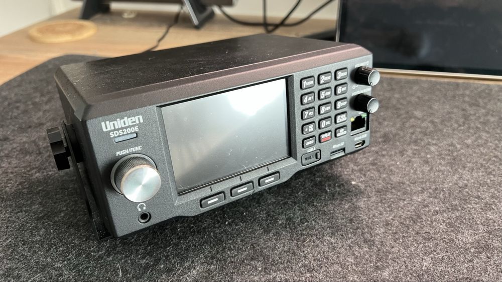 Skaner szerokopasmowy UNIDEN SDS200e DMR