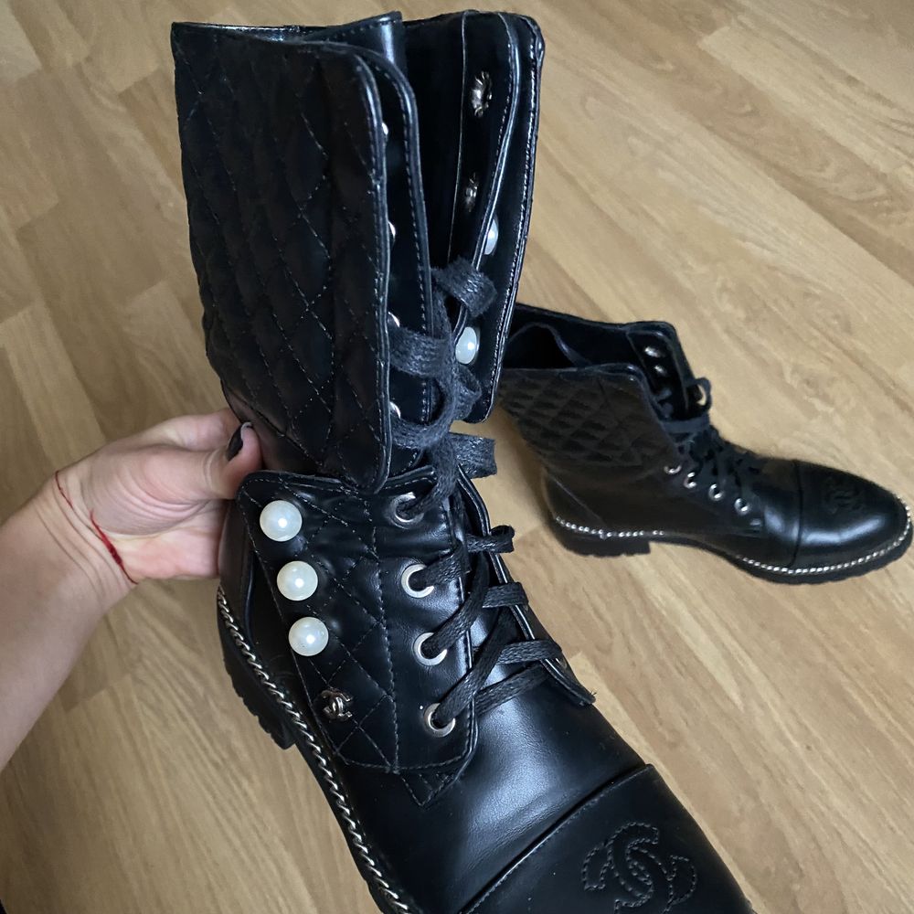 Ботинки CHANEL женские