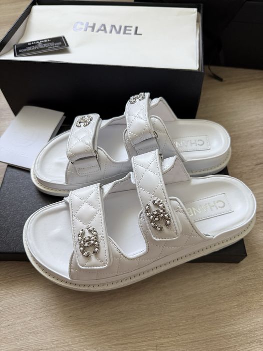 сандалі шльопанці шанель шкіряні  37 38 39