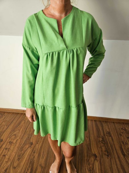 Piękna zielona sukienka roz. M/L nowiutka