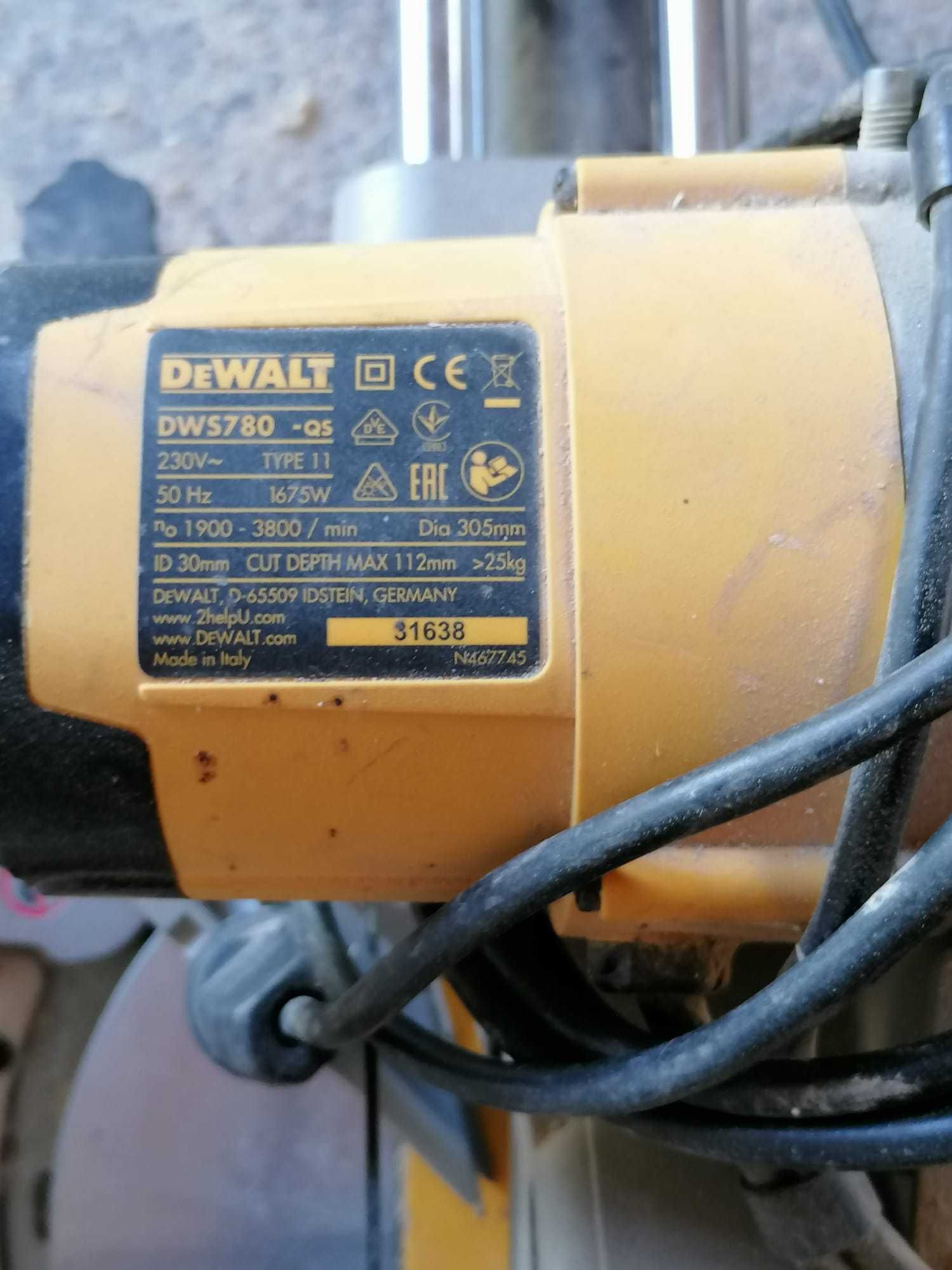 Ukośnica DeWalt DWS780