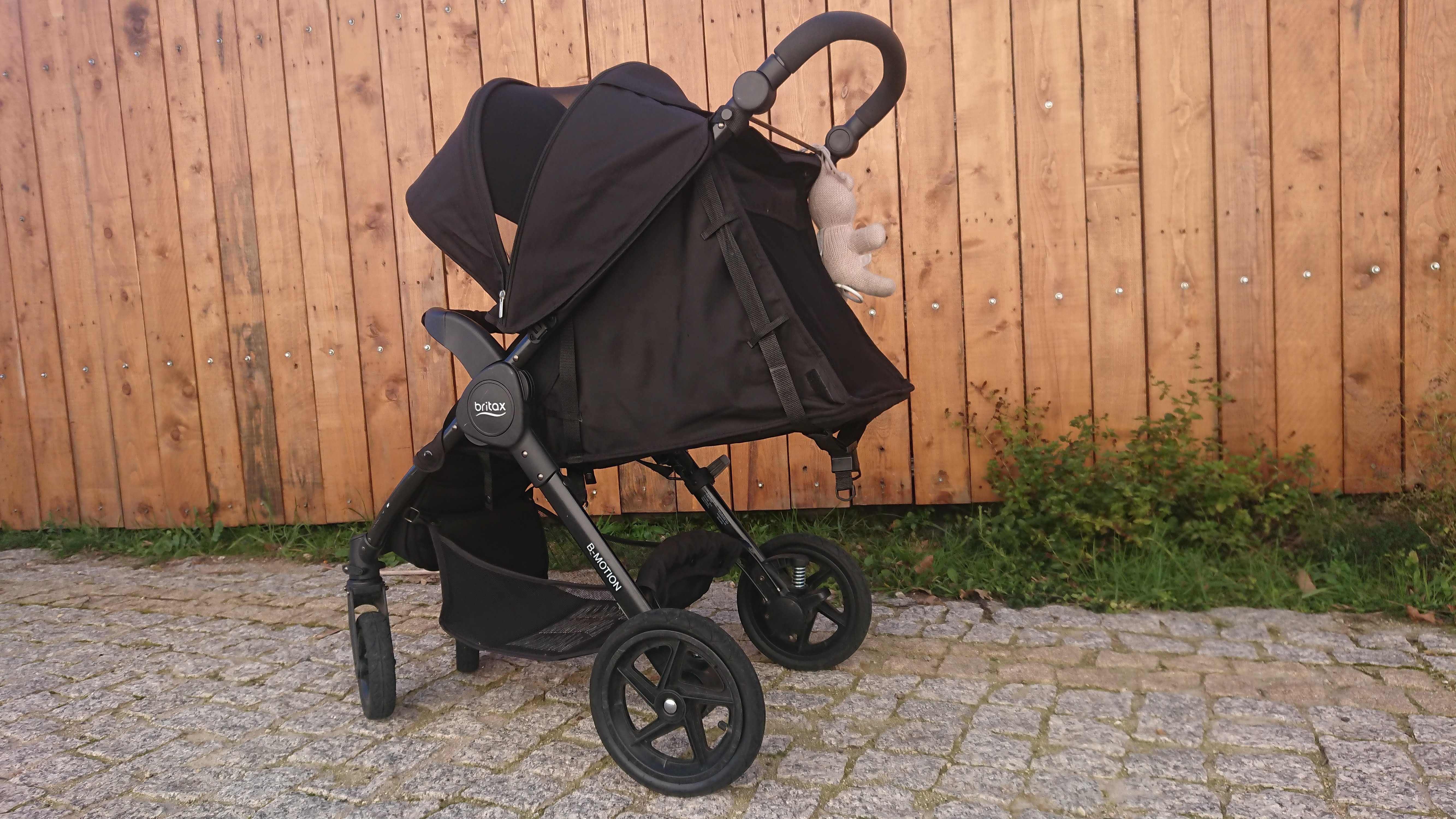 Carrinho de passeio B-Agile Britax + cadeira Baby-safe i-size + Isofix