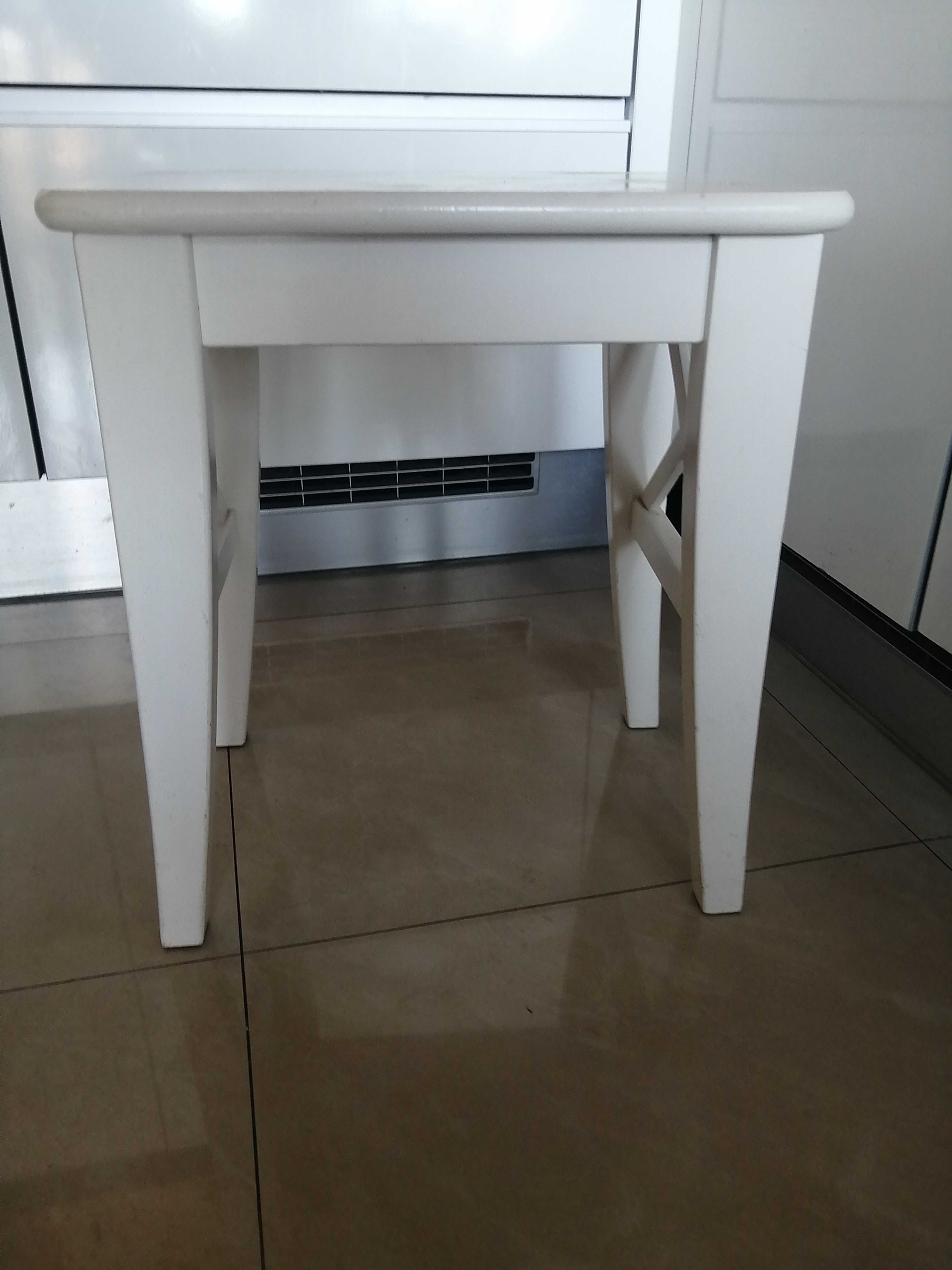 Banco de cozinha branco