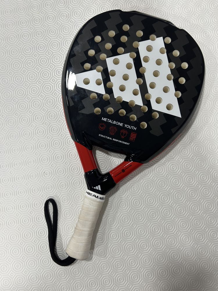 Raquete de padal e saco de raquete de padel