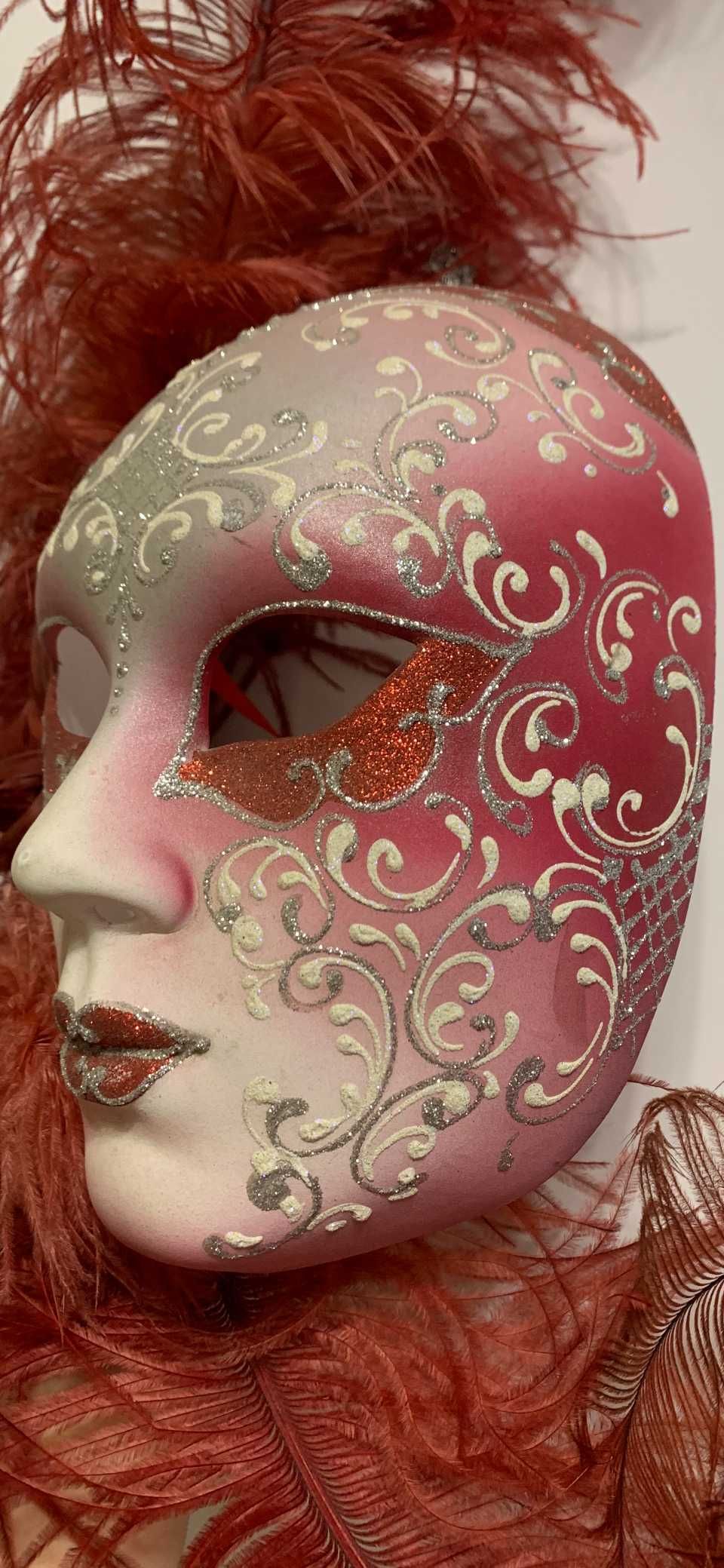 Венецианская декоративная маска